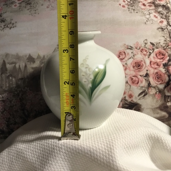 NORITAKE~Vintage Small Bud Vase~White Lily Of The Valley 11cm tall - Picture 5 of 7